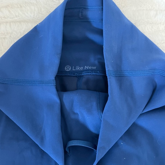 lululemon athletica like new women’s Blue Leggings - Picture 5 of 5